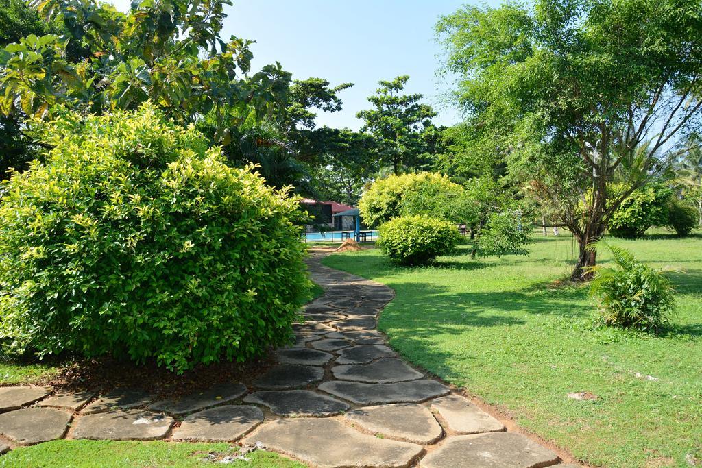 River View Banquet&Resort Wadduwa Extérieur photo