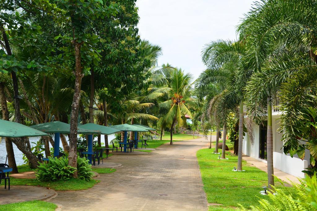 River View Banquet&Resort Wadduwa Extérieur photo