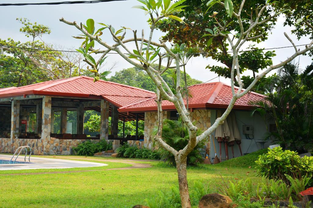 River View Banquet&Resort Wadduwa Extérieur photo