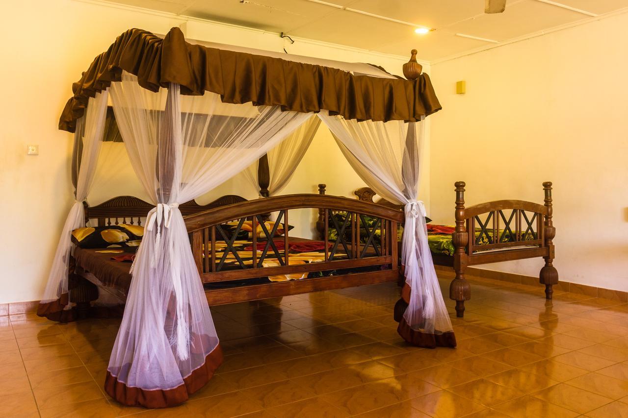 River View Banquet&Resort Wadduwa Extérieur photo