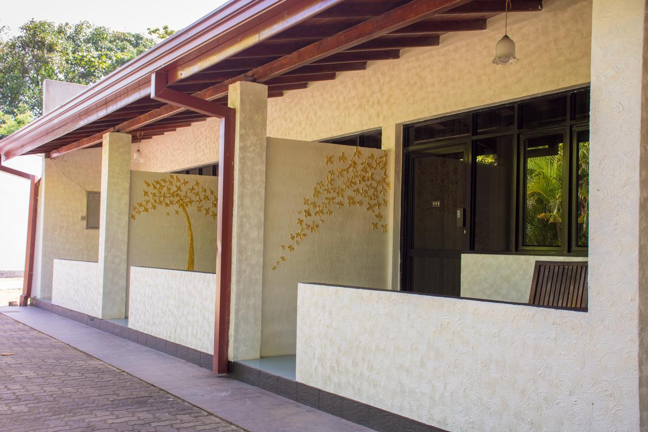 River View Banquet&Resort Wadduwa Extérieur photo